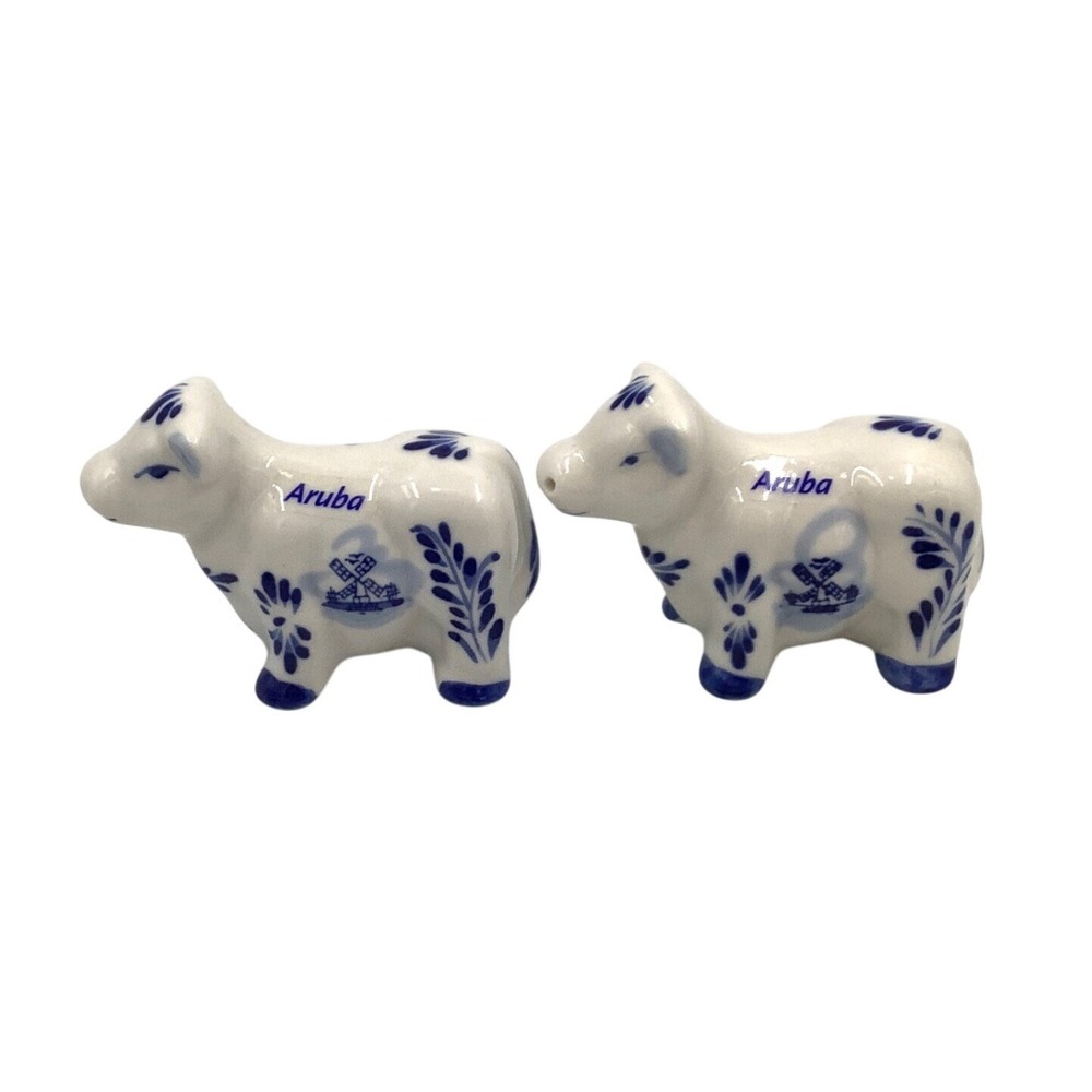 2 Cows Salt‎ and Pepper Shaker Porcelain Aruba Gift Blue White Vintage